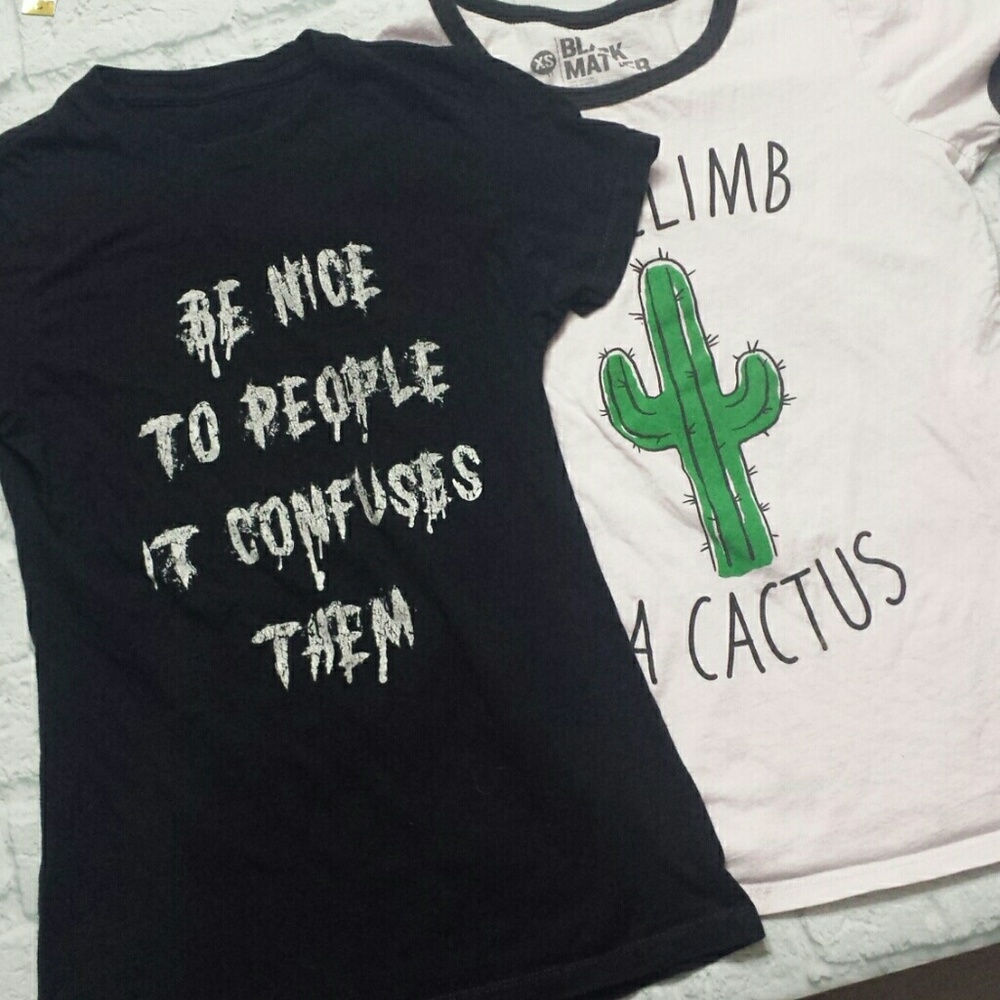 2 Graphic Short-sleeved Tees